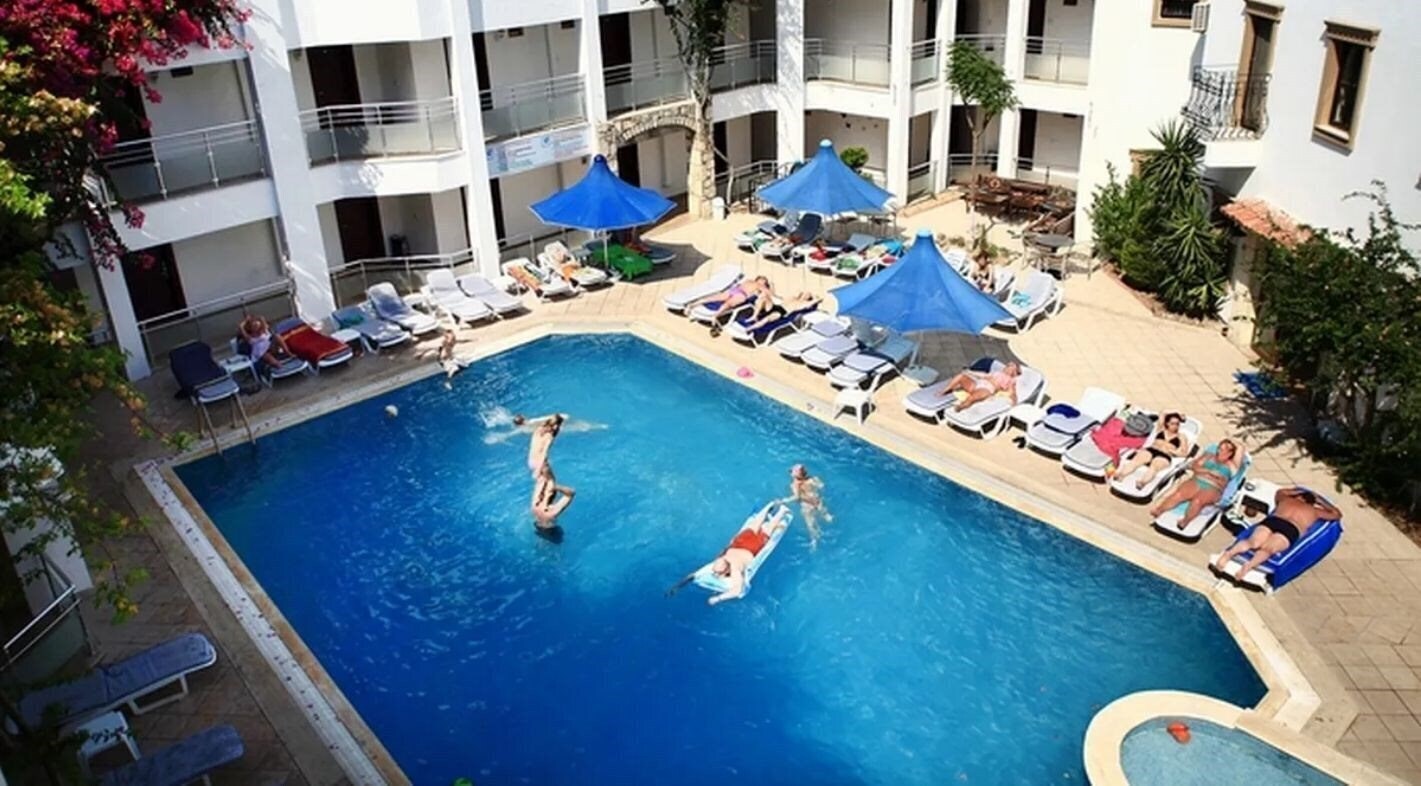 Zdjęcie Parilti Hotel 3*